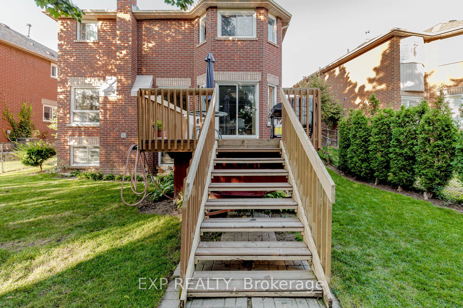 96 Valonia Drive N
