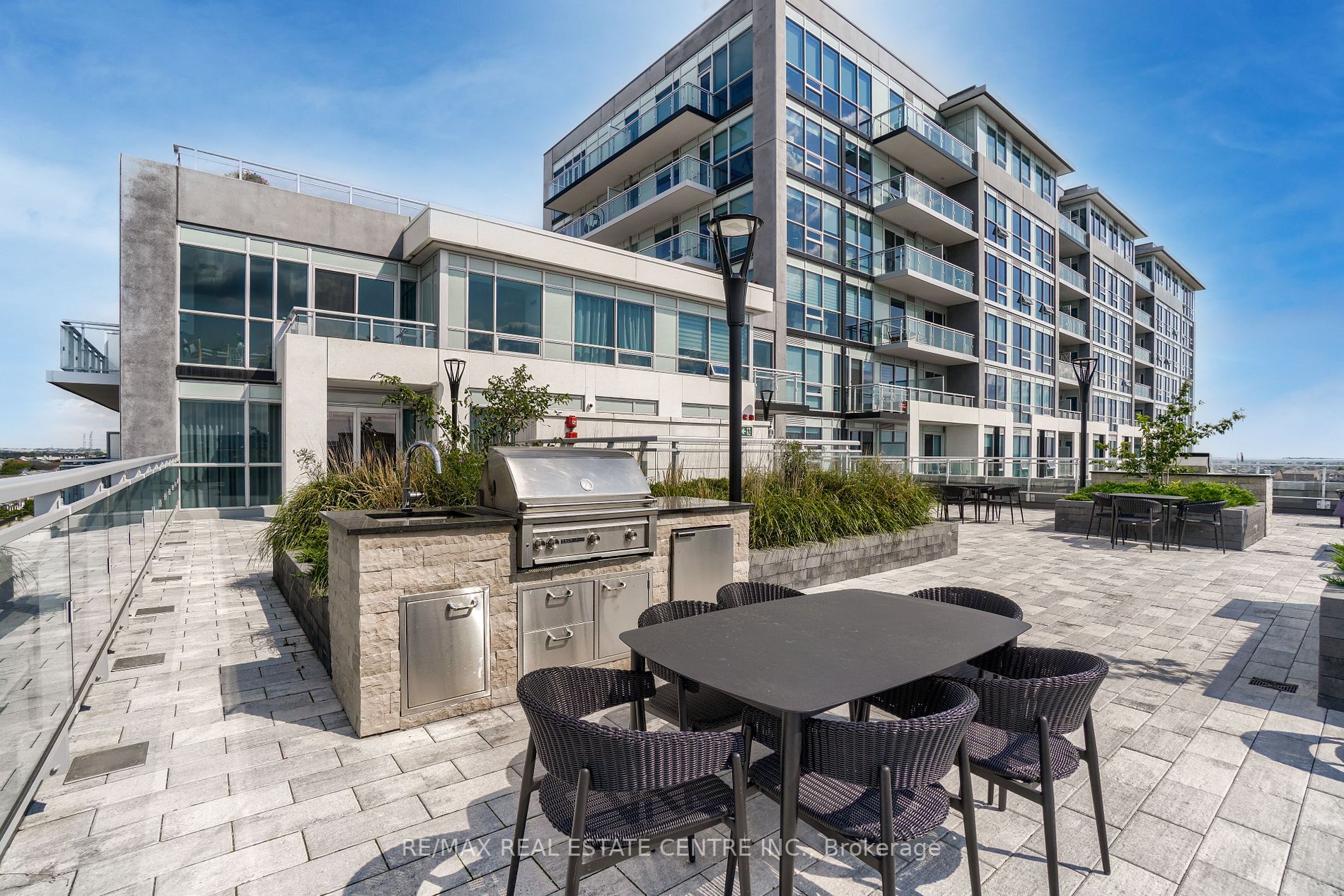 1050 Main St E, #517