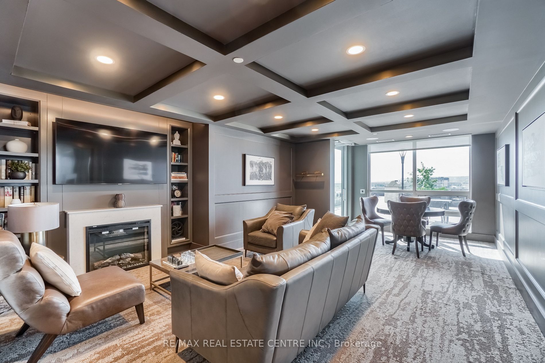 1050 Main St E, #517