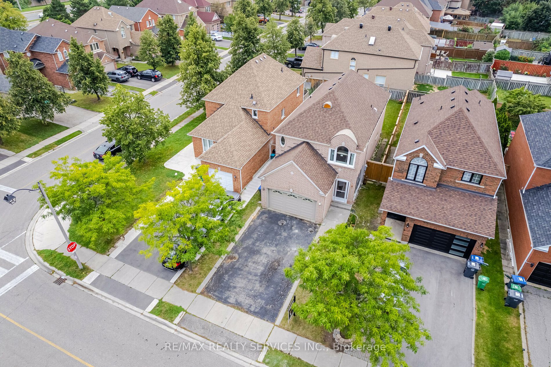 4 Treepark St