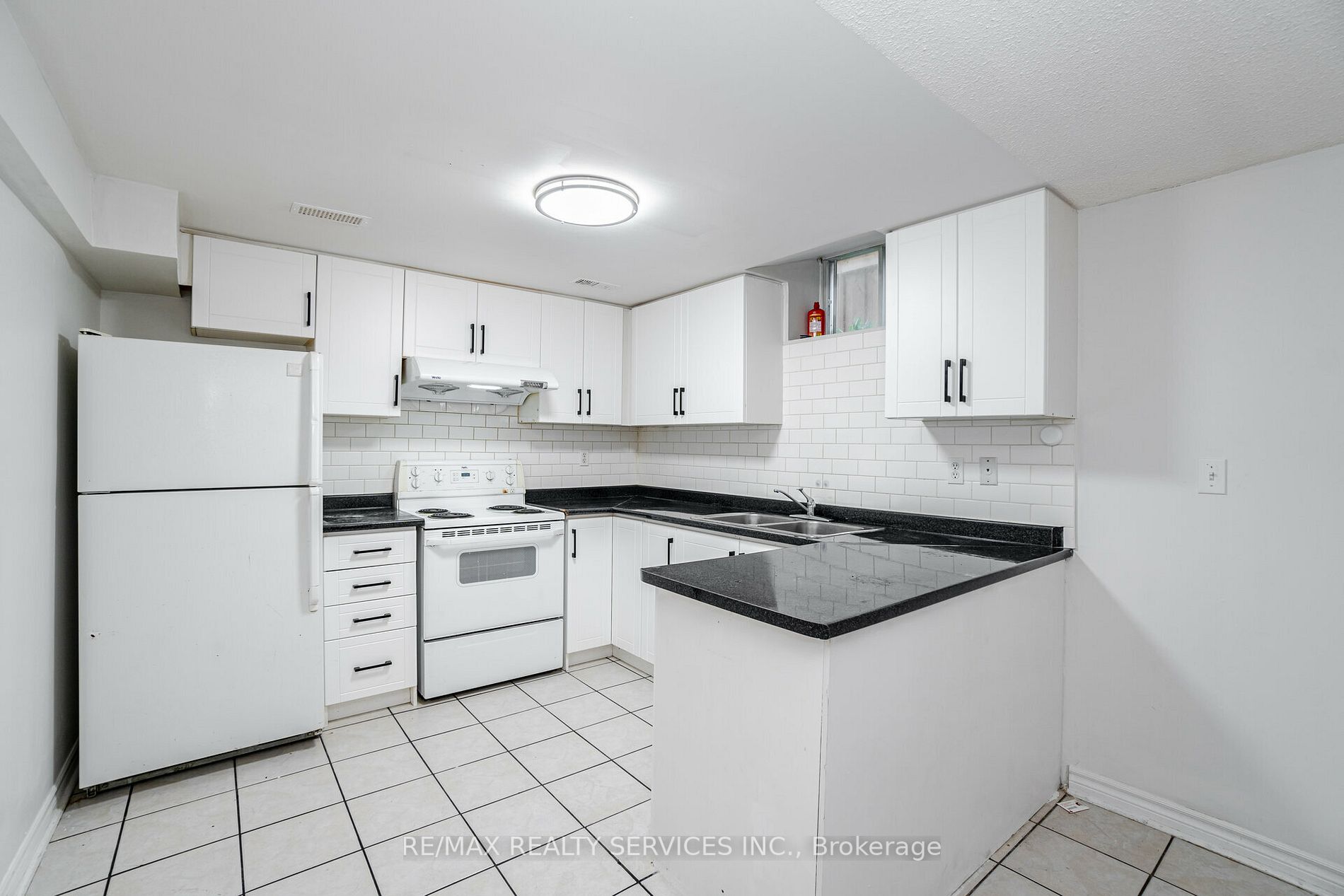4 Treepark St