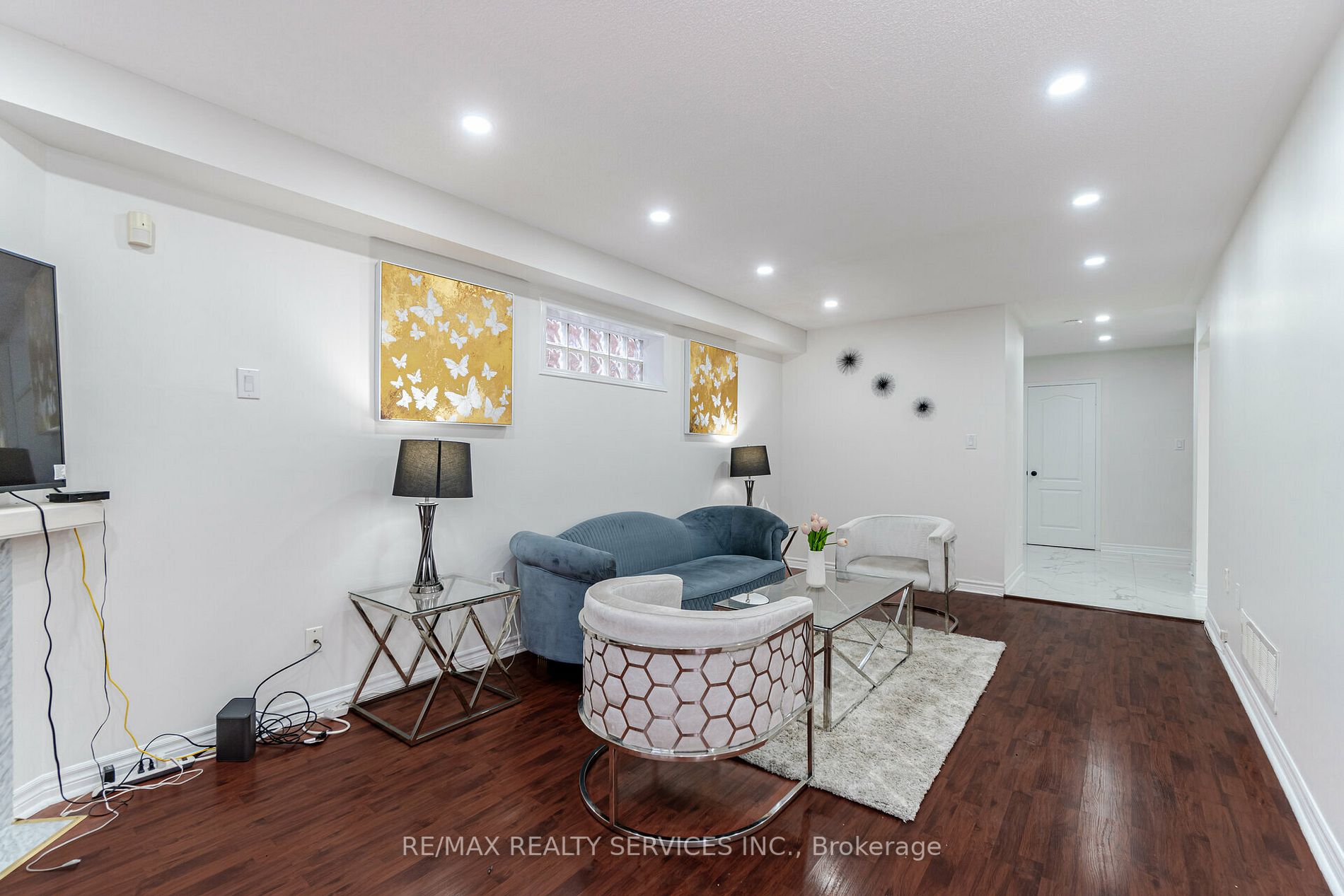 4 Treepark St