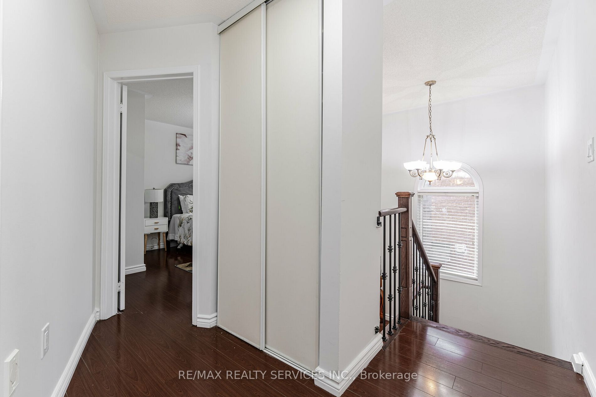 4 Treepark St