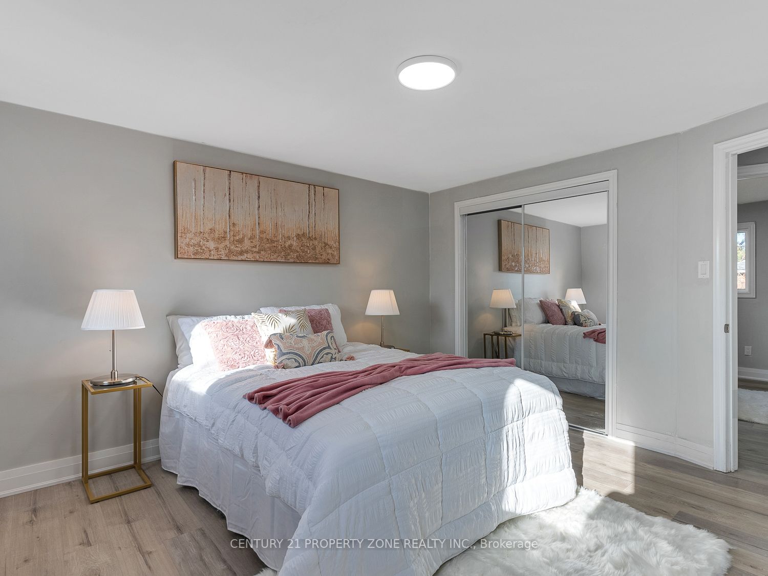 34 Roehampton Crescent