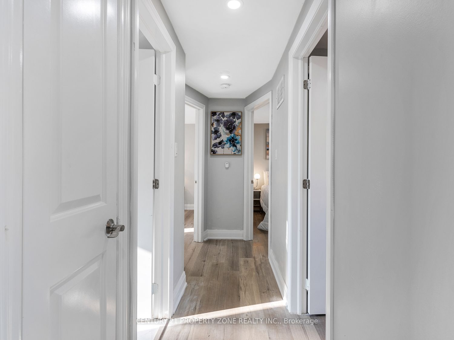 34 Roehampton Crescent