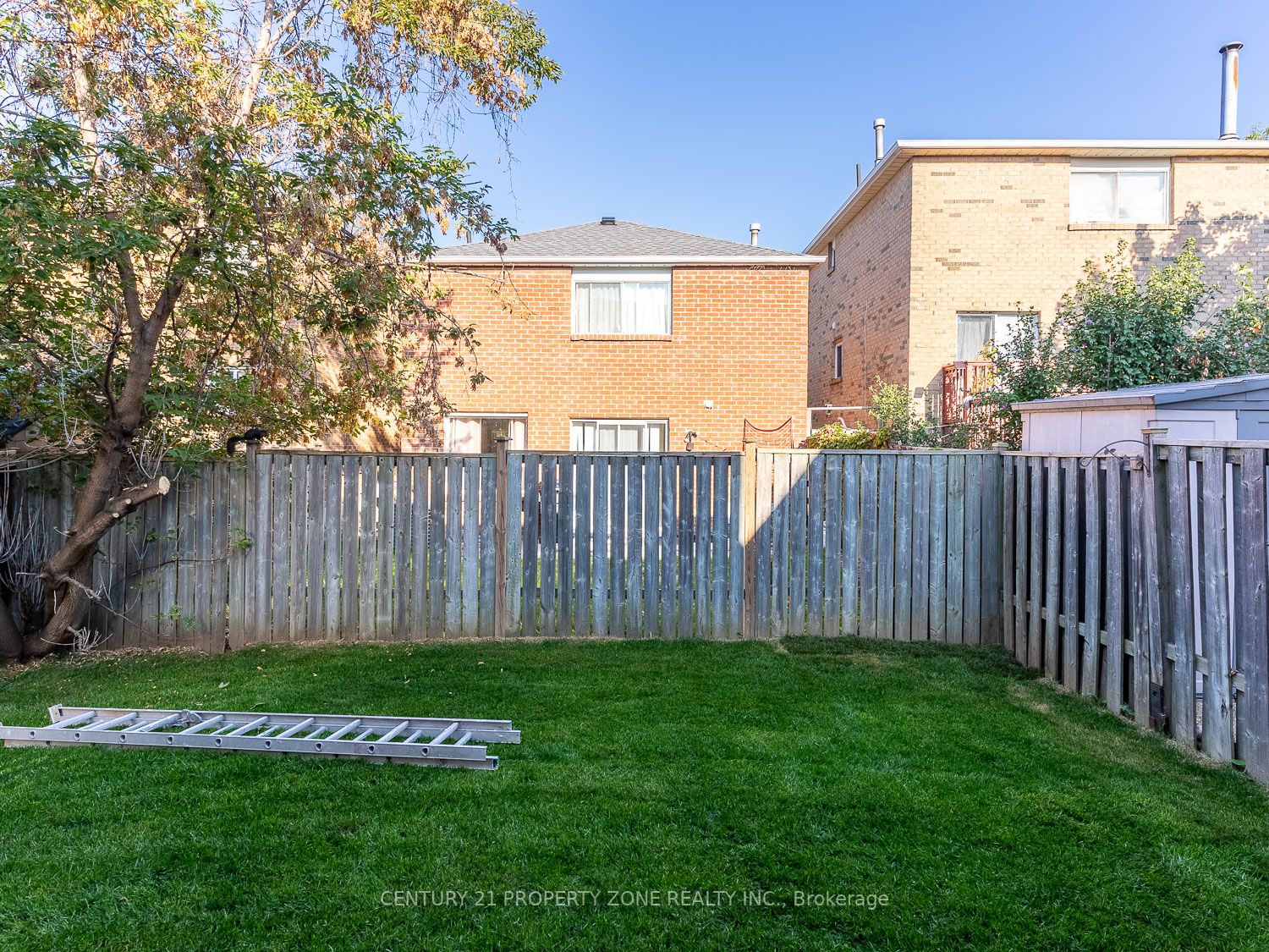 34 Roehampton Crescent