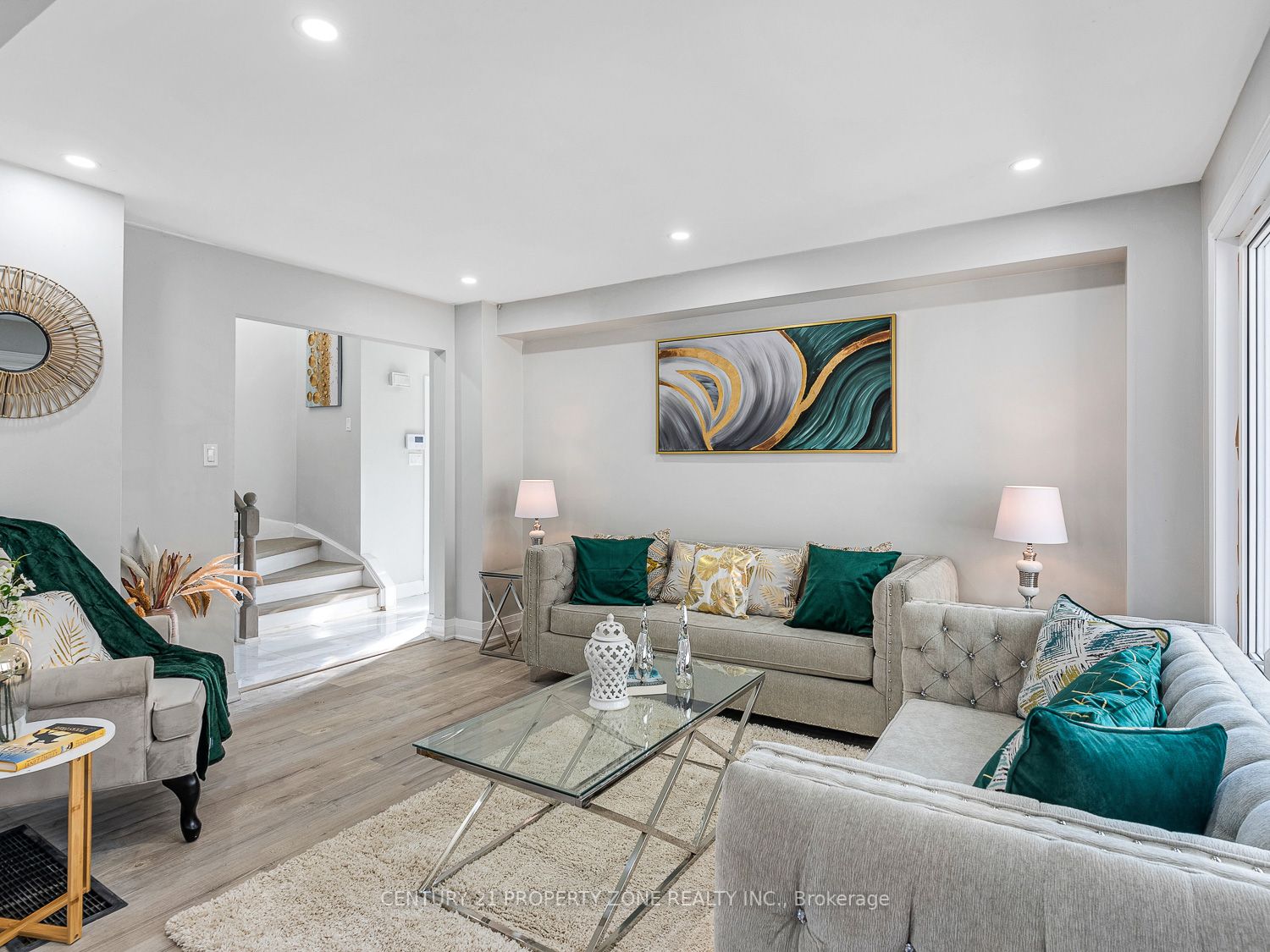 34 Roehampton Crescent