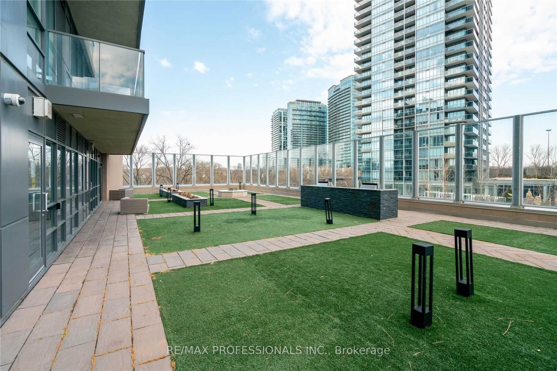 36 Park Lawn Rd, #3707