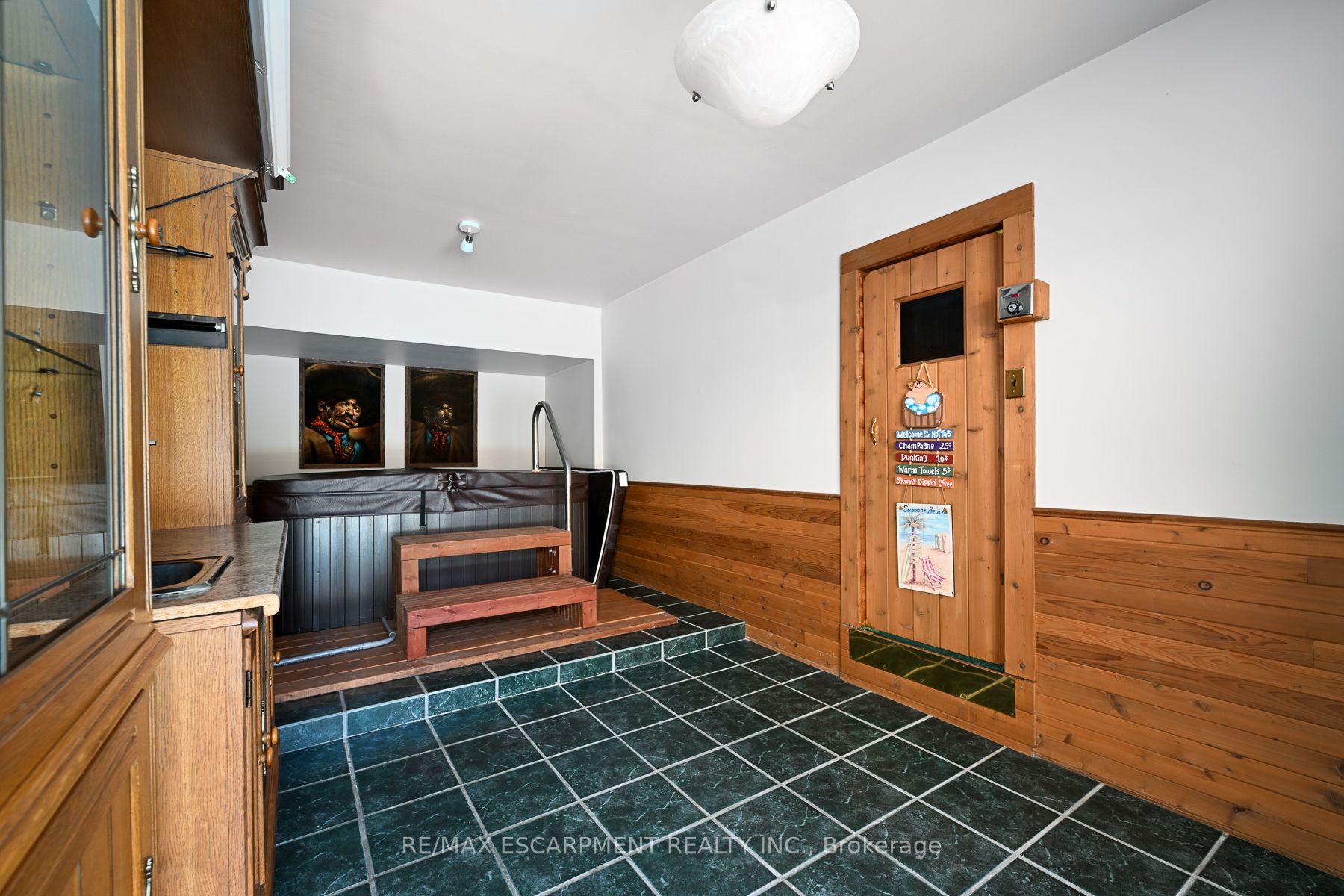 1009 Marley Cres