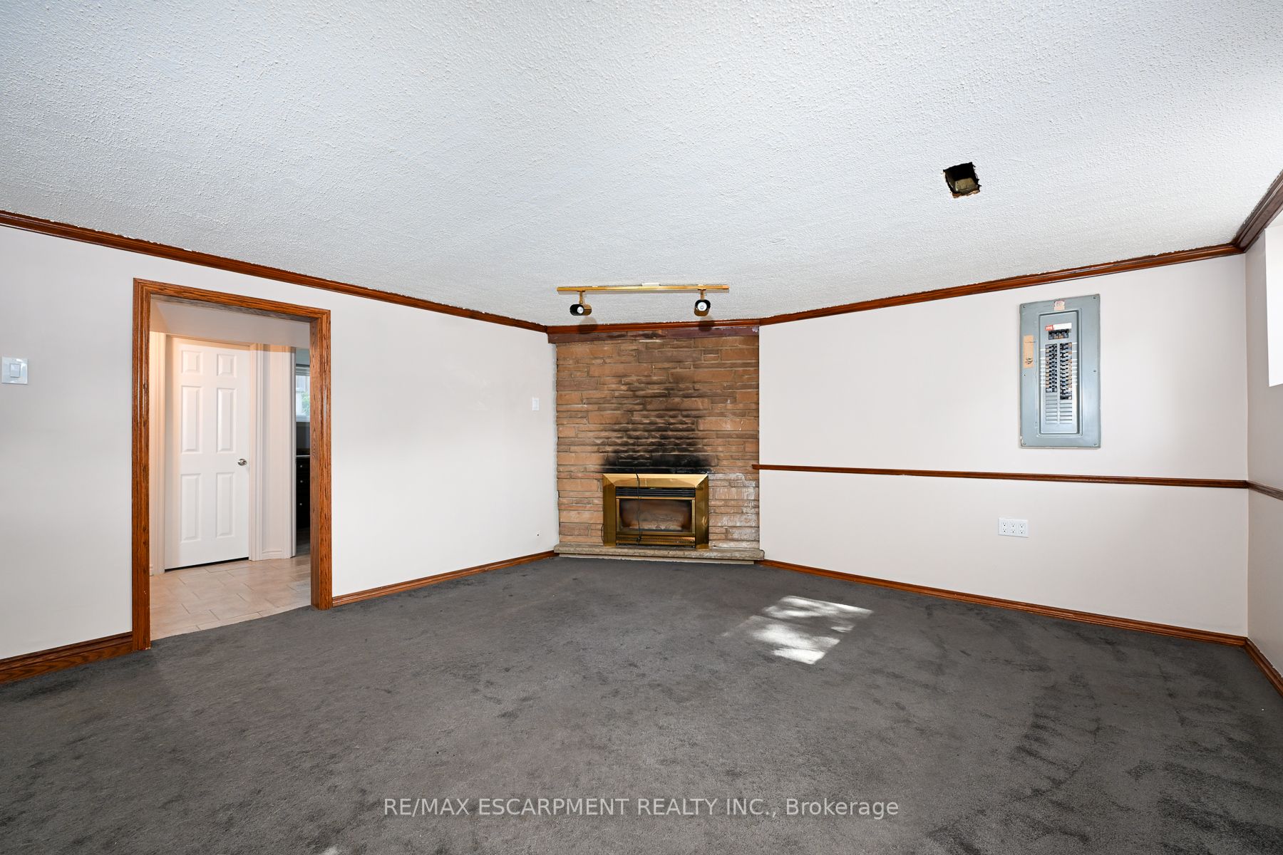 1009 Marley Cres