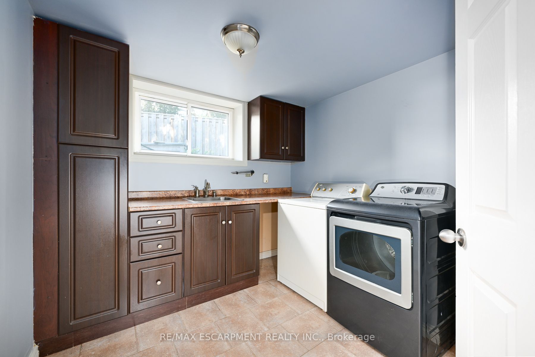 1009 Marley Cres