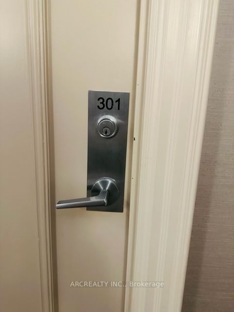 38 Fontenay Crt S, #301