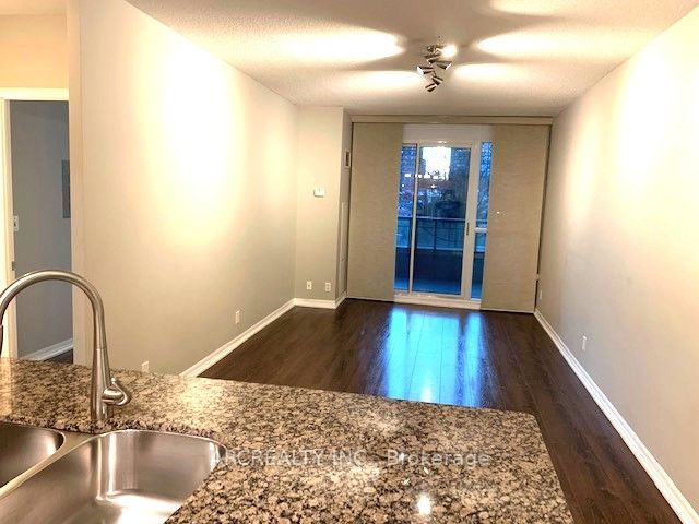 38 Fontenay Crt S, #301