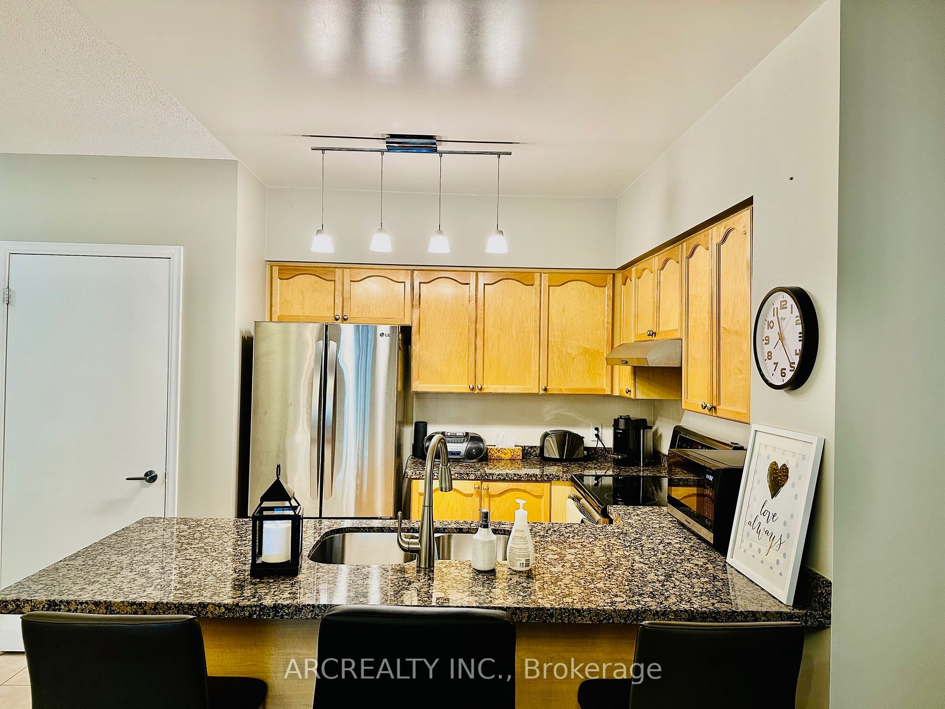 38 Fontenay Crt S, #301