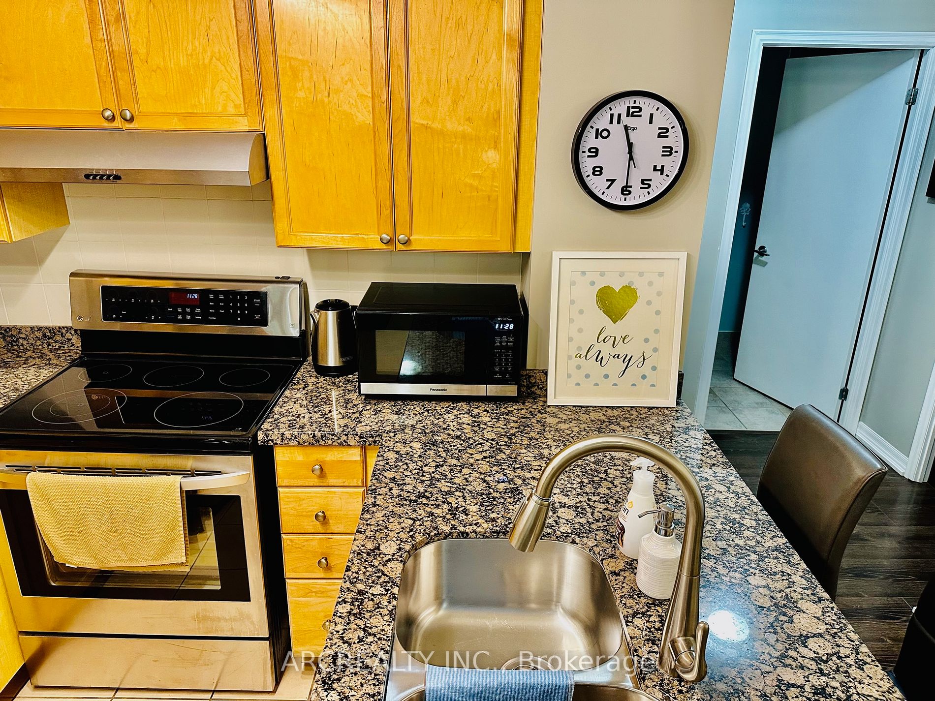 38 Fontenay Crt S, #301