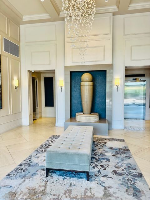 38 Fontenay Crt S, #301