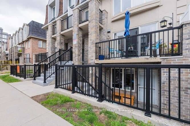 105 George Appleton Way, #1049