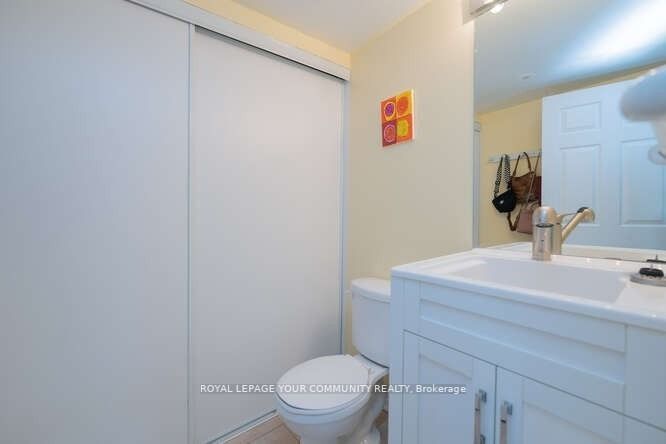 105 George Appleton Way, #1049