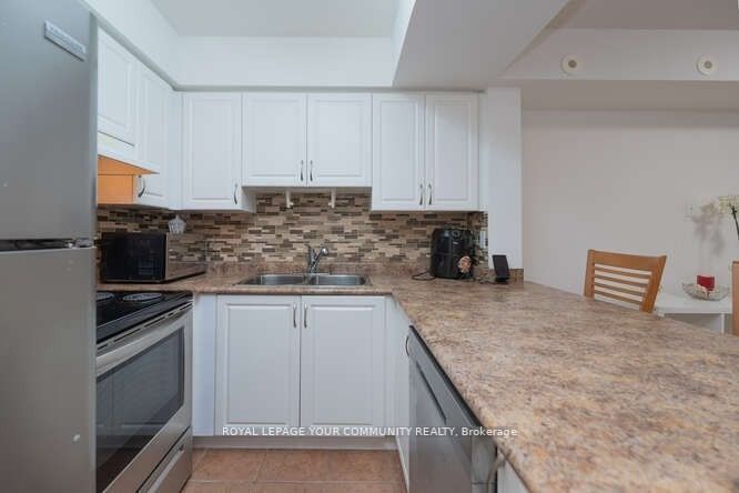 105 George Appleton Way, #1049