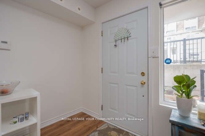 105 George Appleton Way, #1049