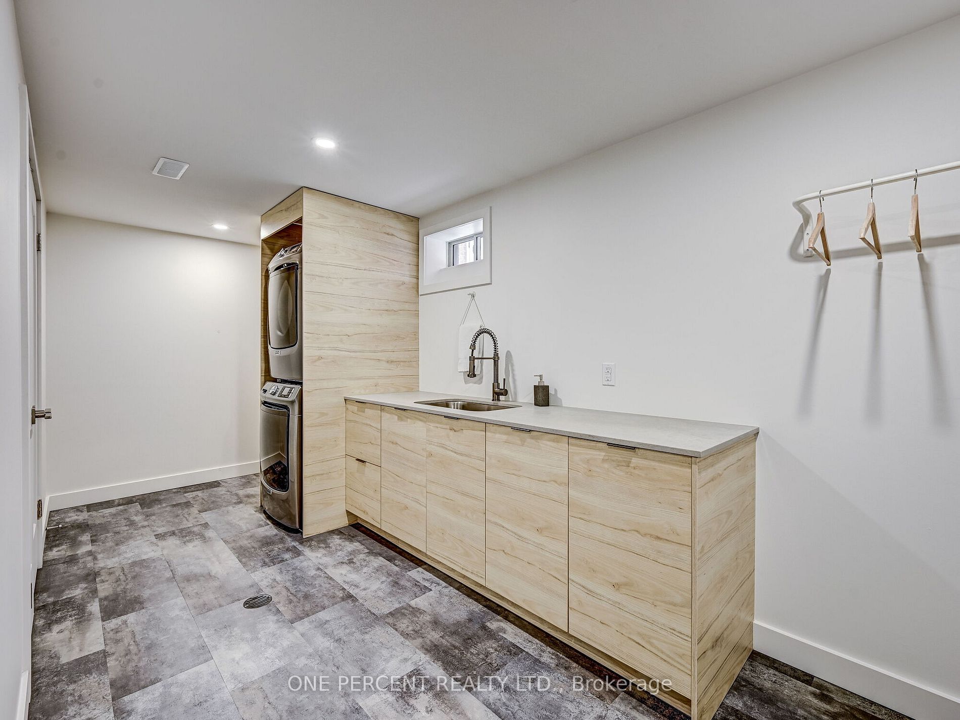 24 Berrydown Drive