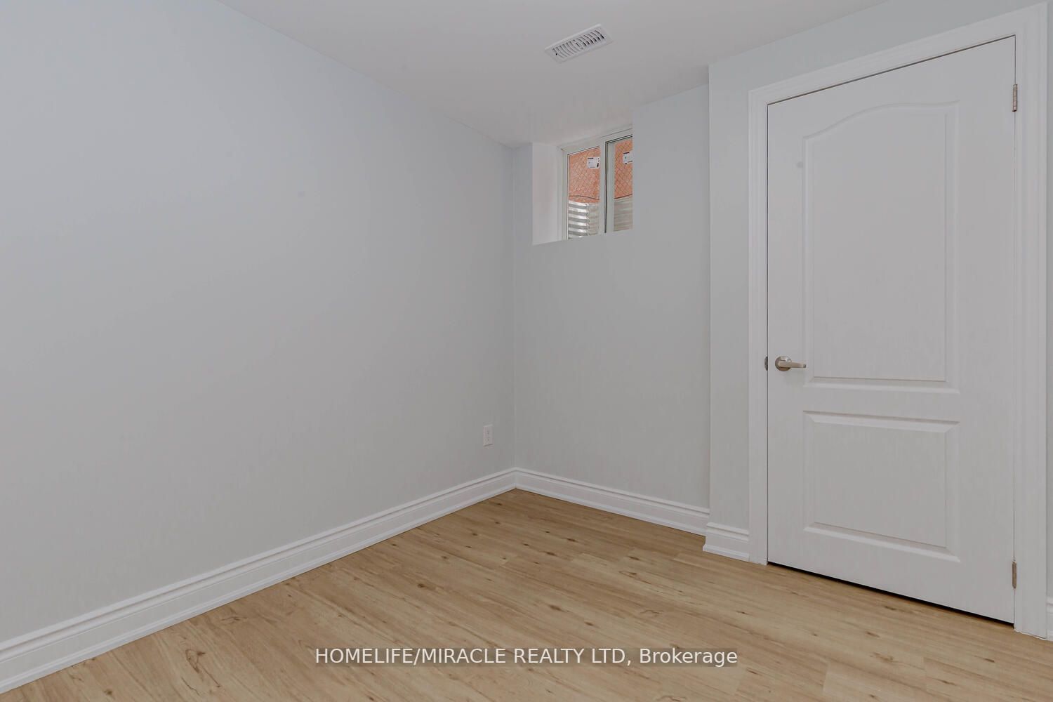 44 Leatherhead Crt, #Lower