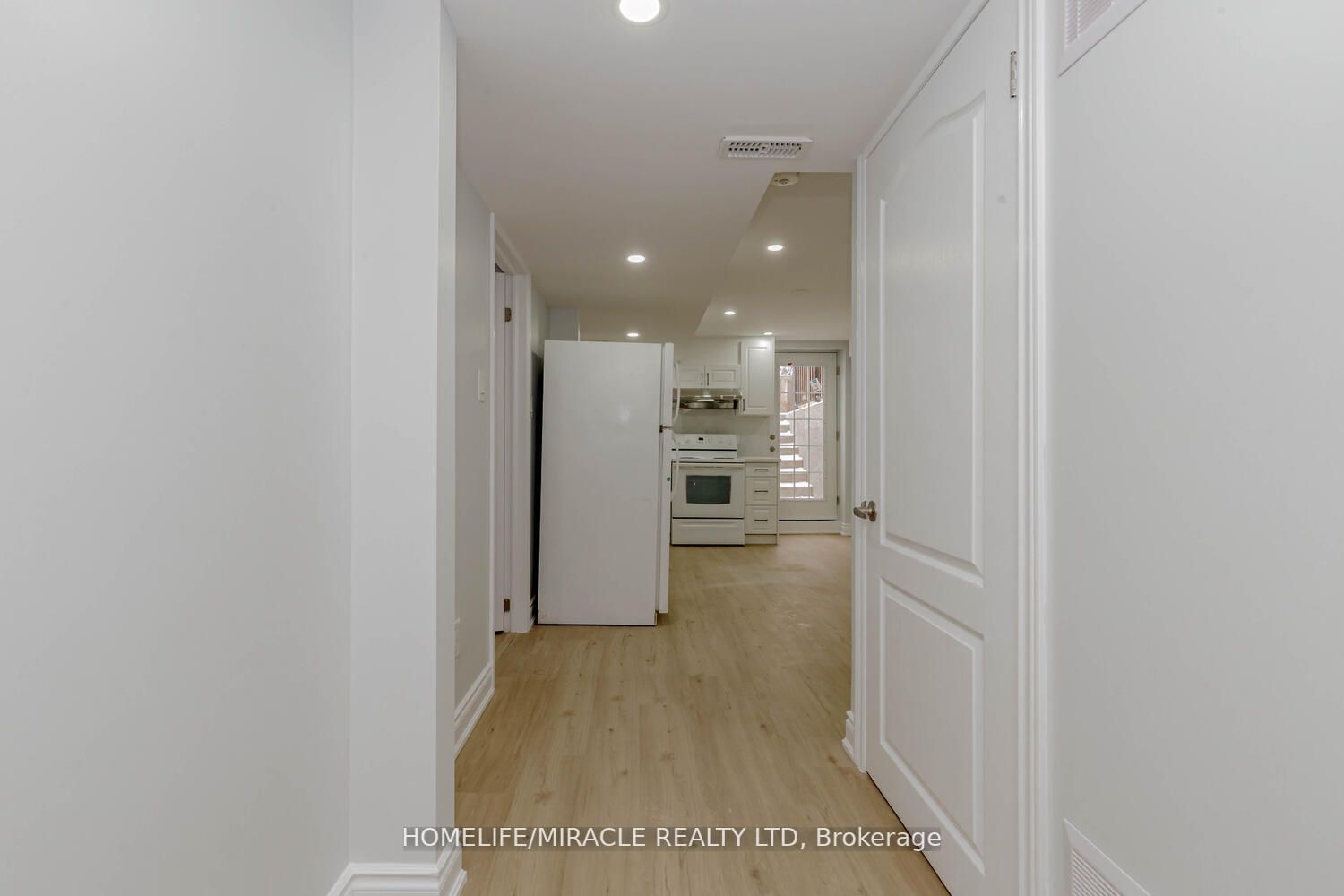 44 Leatherhead Crt, #Lower