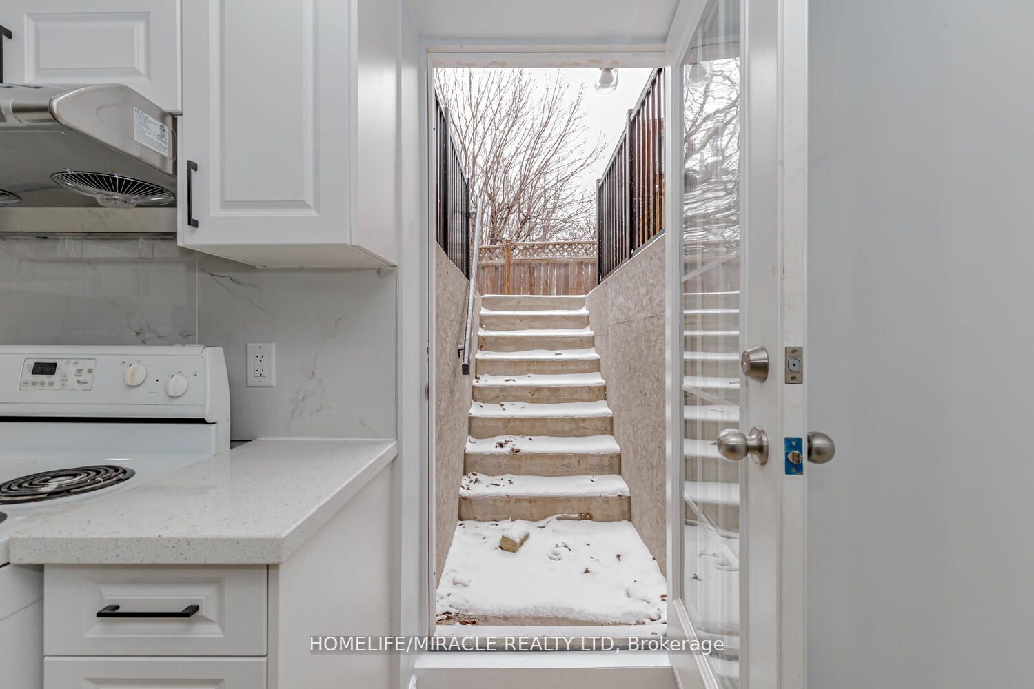 44 Leatherhead Crt, #Lower
