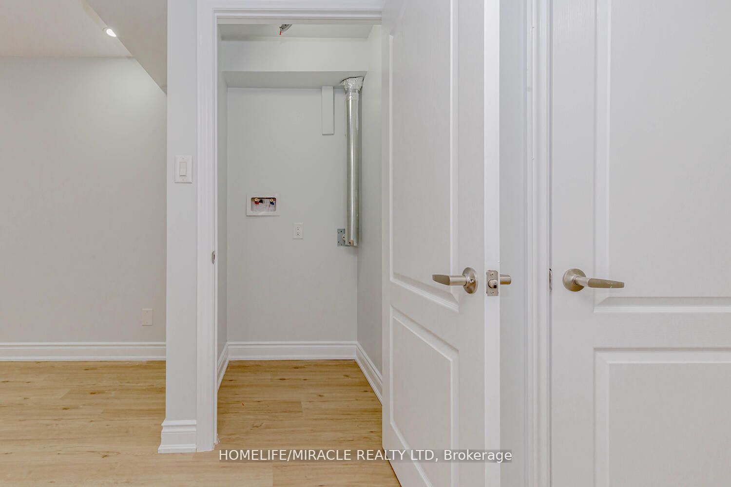 44 Leatherhead Crt, #Lower