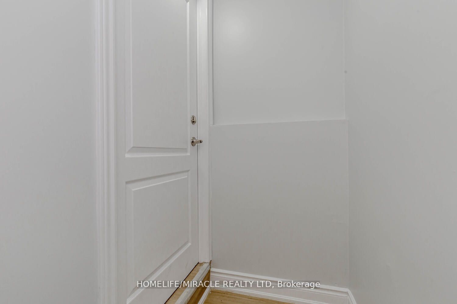 44 Leatherhead Crt, #Lower