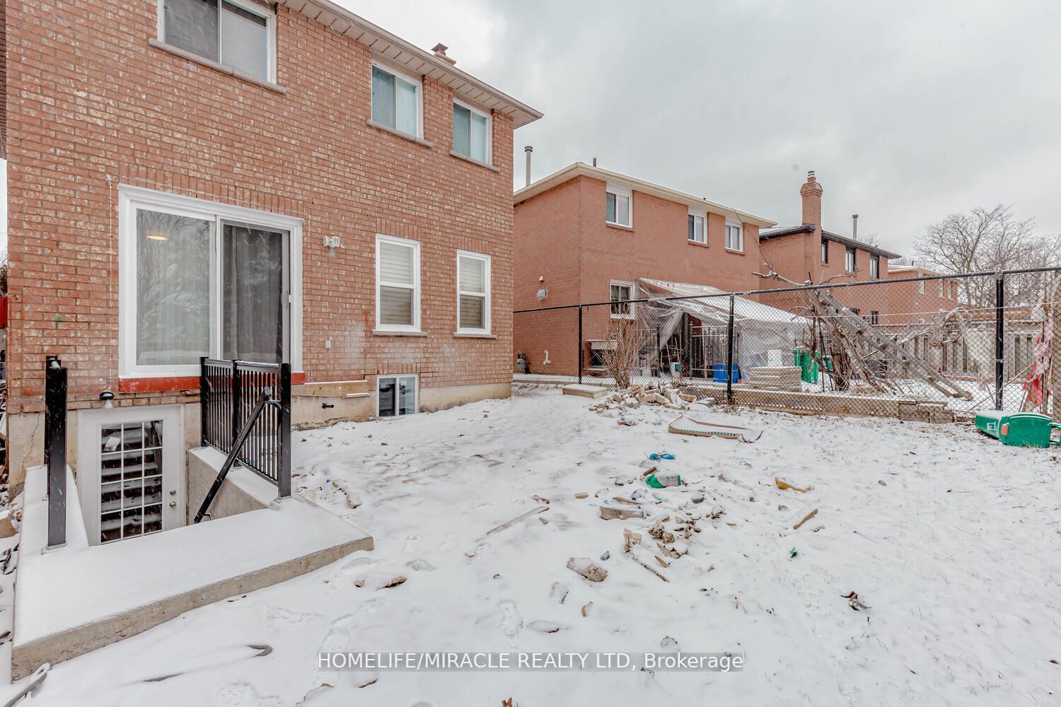 44 Leatherhead Crt, #Lower