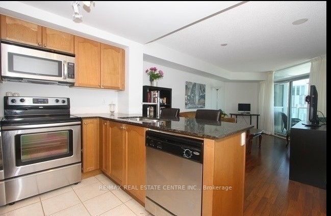 9 George St, #907