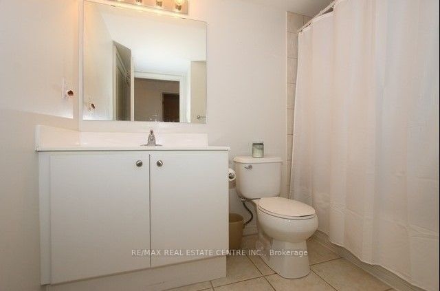 9 George St, #907