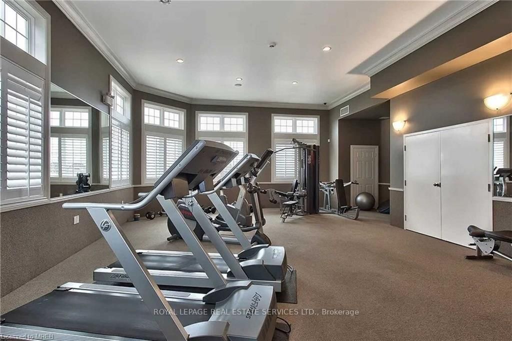 1360 Main St E, #404