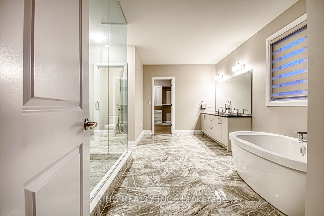 2326 Hyacinth Crescent