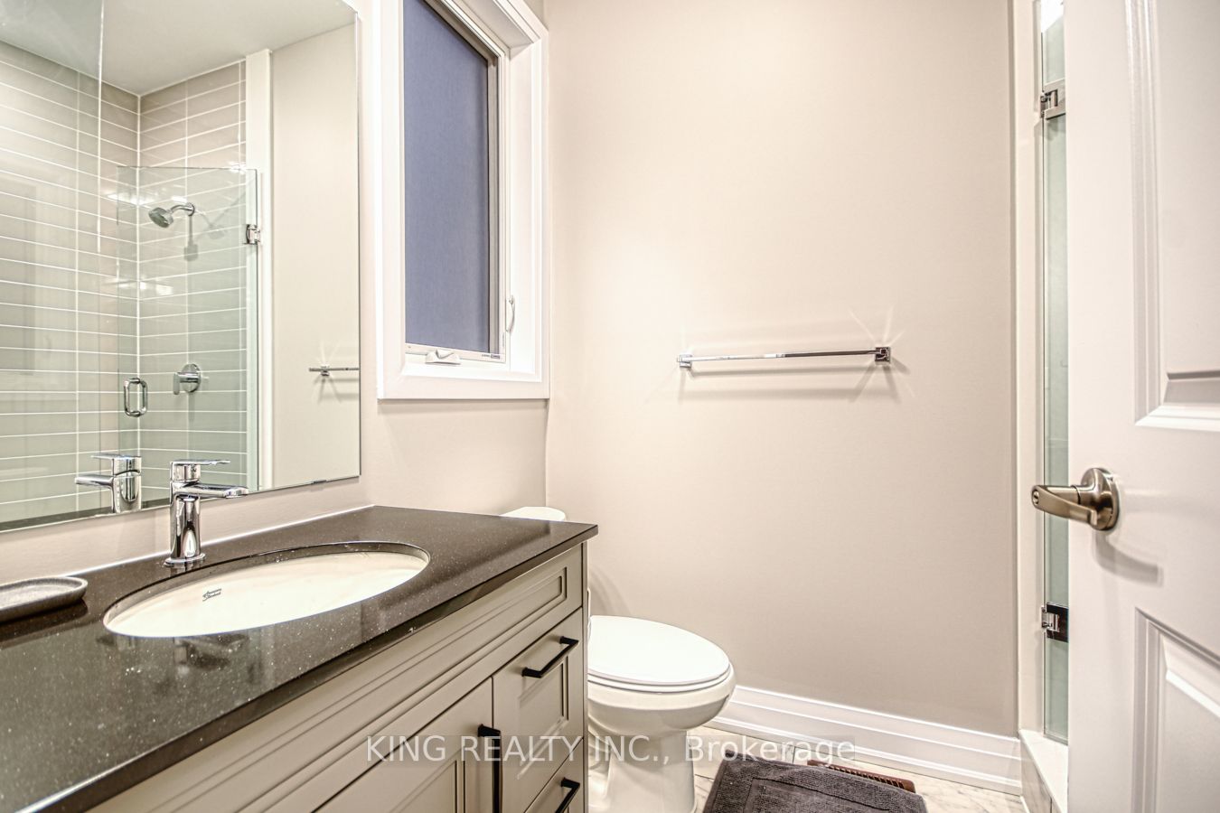 2326 Hyacinth Crescent