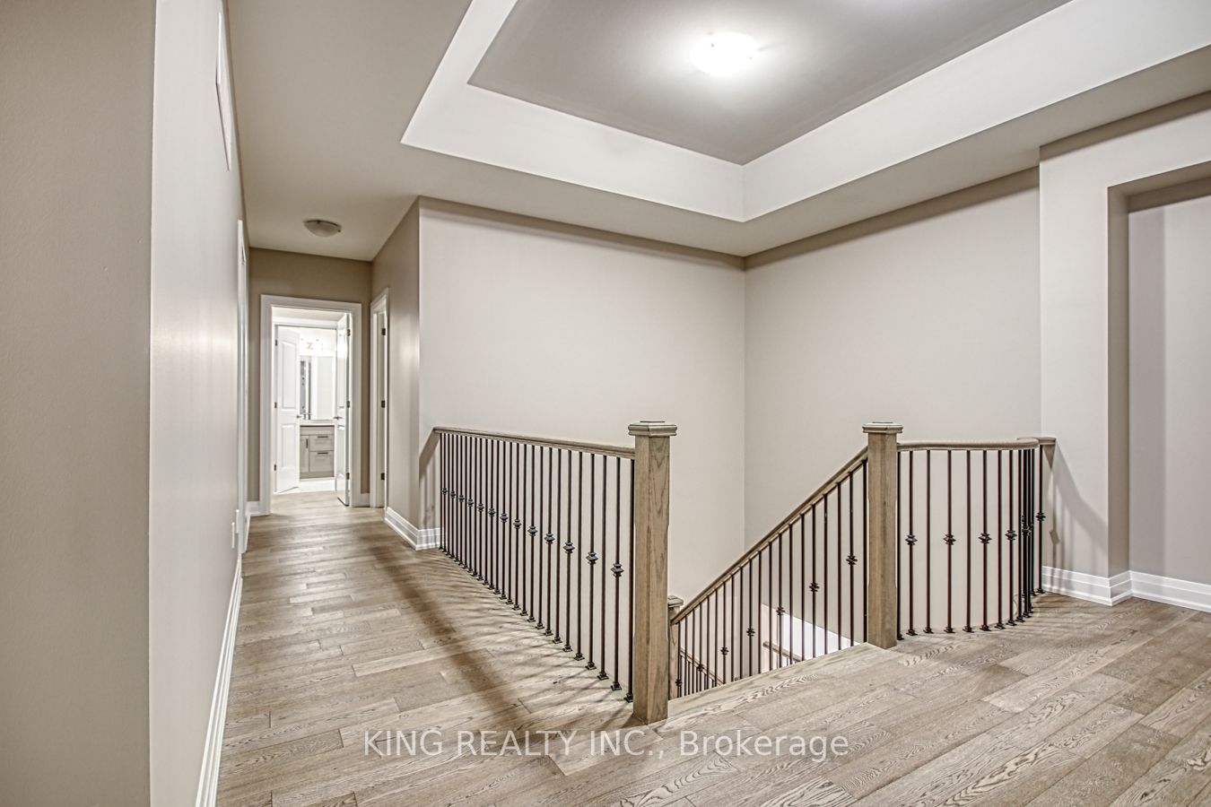 2326 Hyacinth Crescent