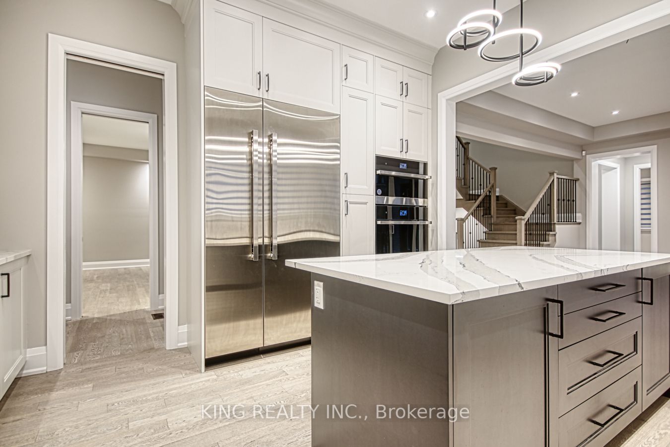 2326 Hyacinth Crescent