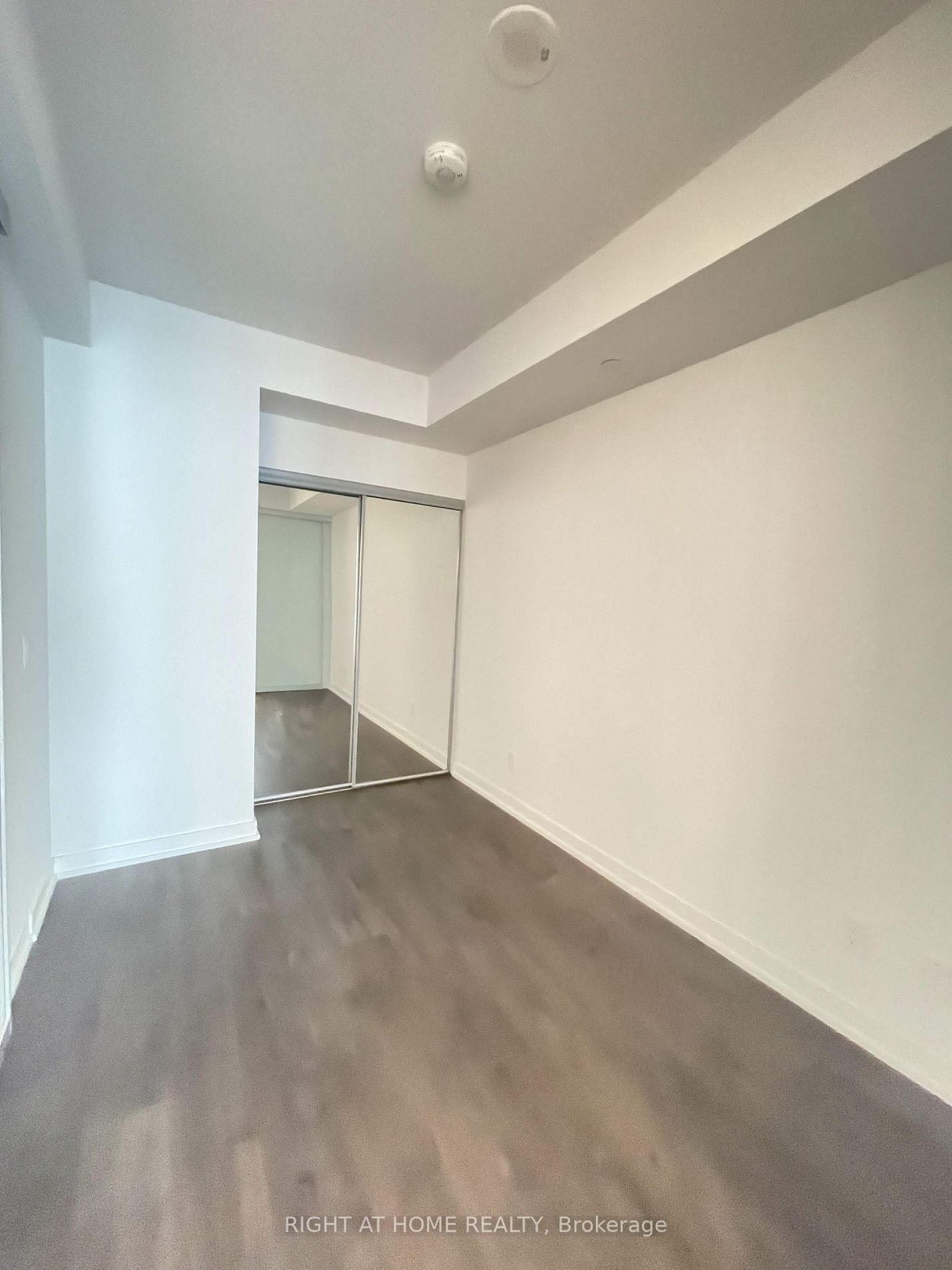 1926 Lakeshore Blvd W, #1705