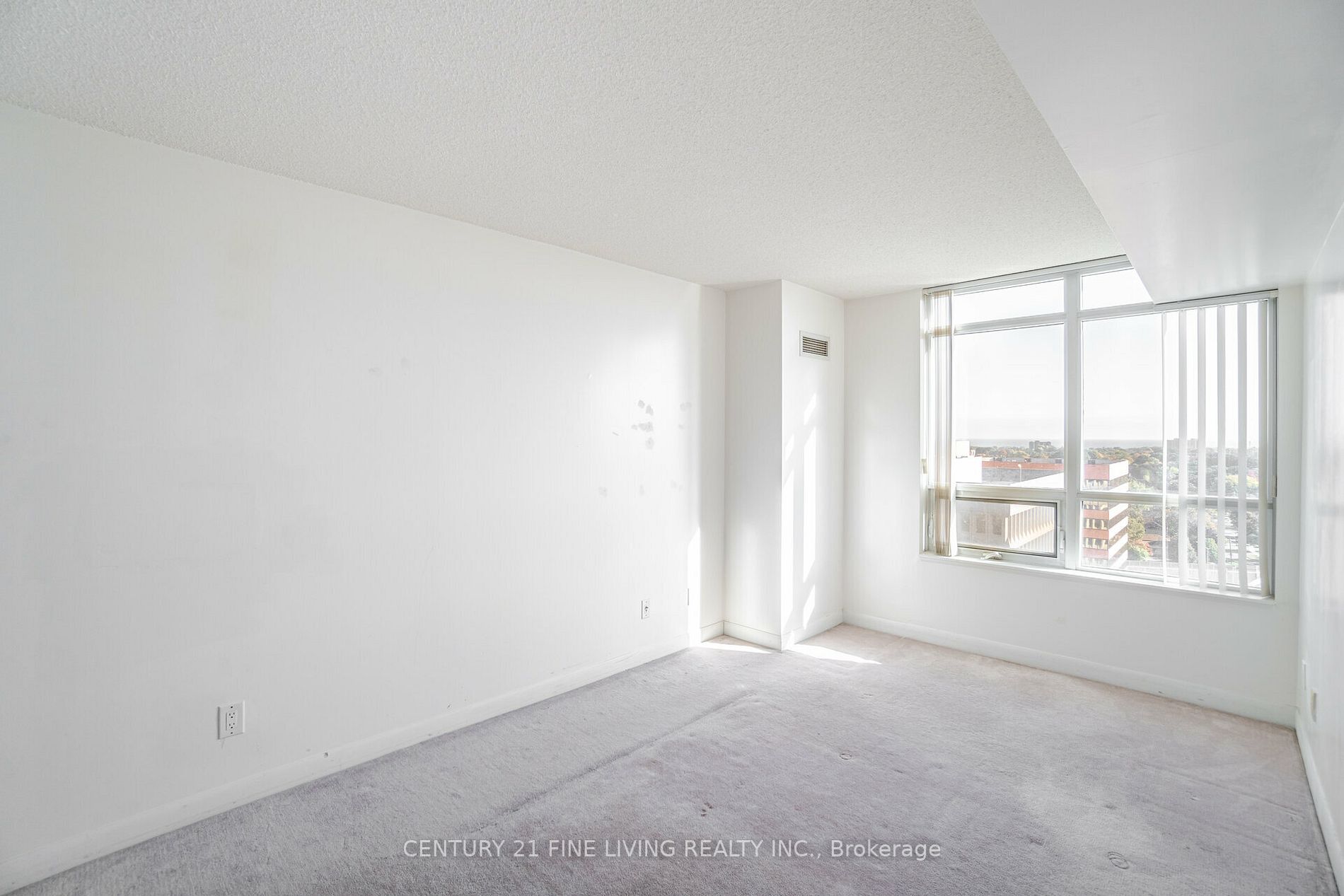 Listing W7006852 - Large Photo # 12
