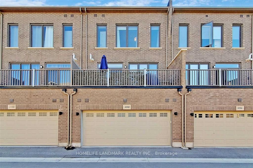 3098 Ernest Appelbe Blvd