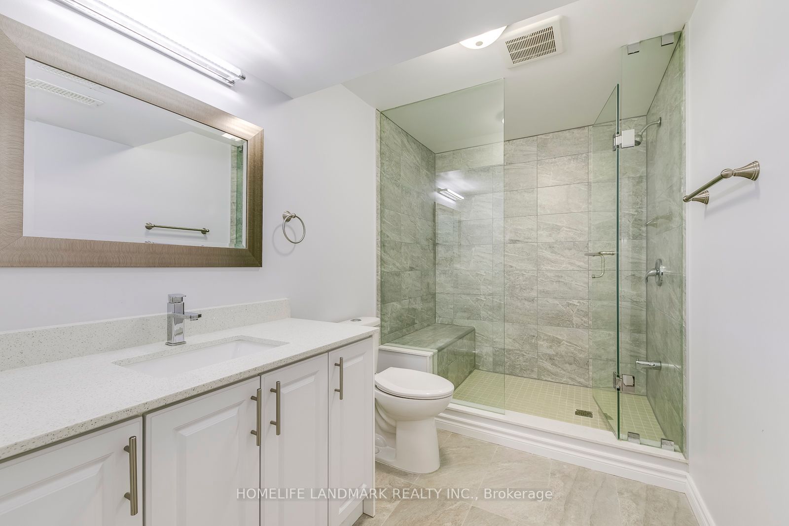 2332 Woodcrest Dr