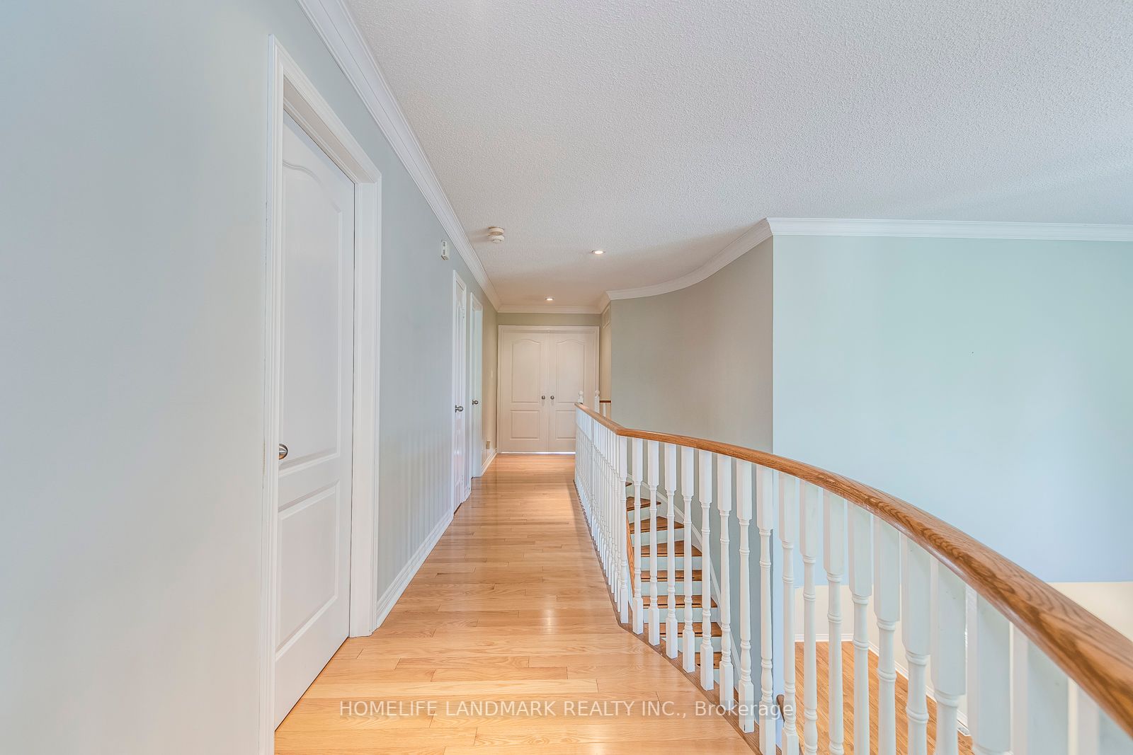 2332 Woodcrest Dr