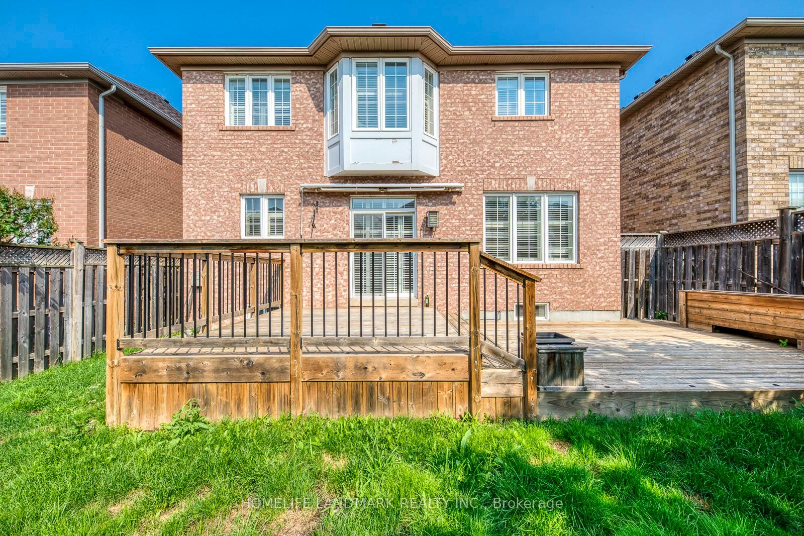 2332 Woodcrest Dr