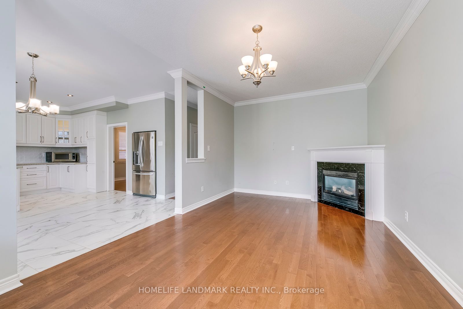 2332 Woodcrest Dr