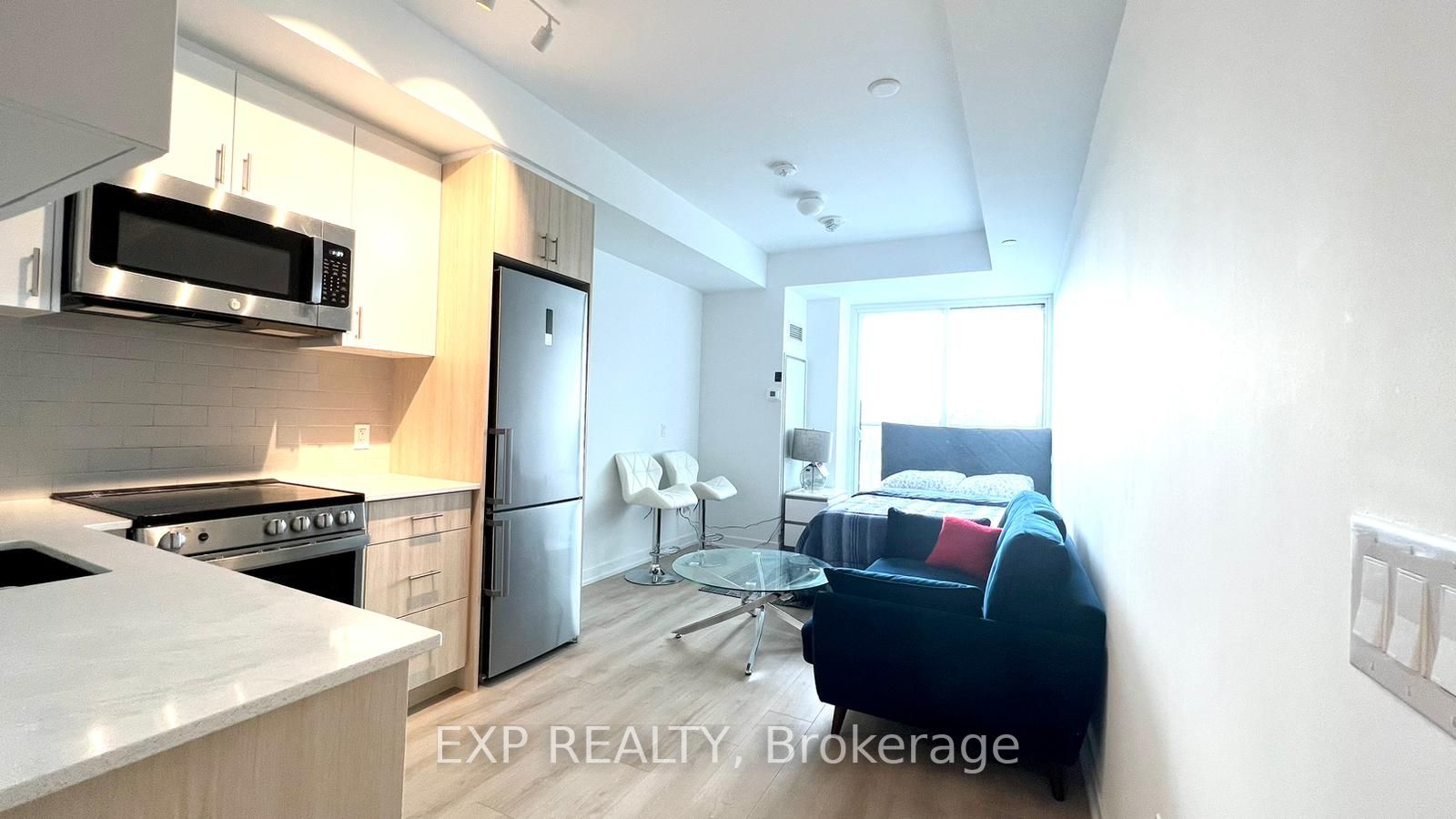 1195 The Queensway St, #302