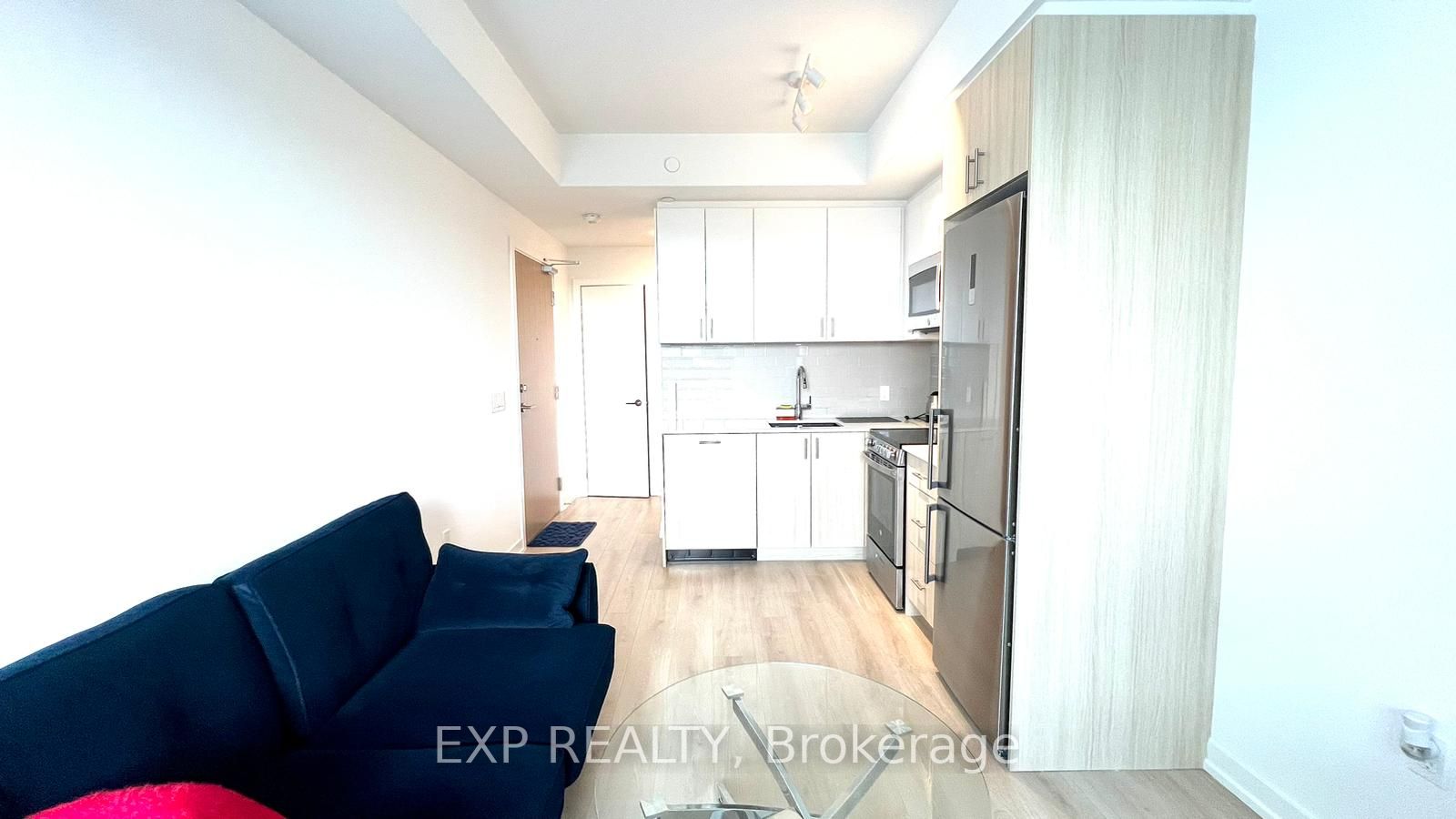 1195 The Queensway St, #302