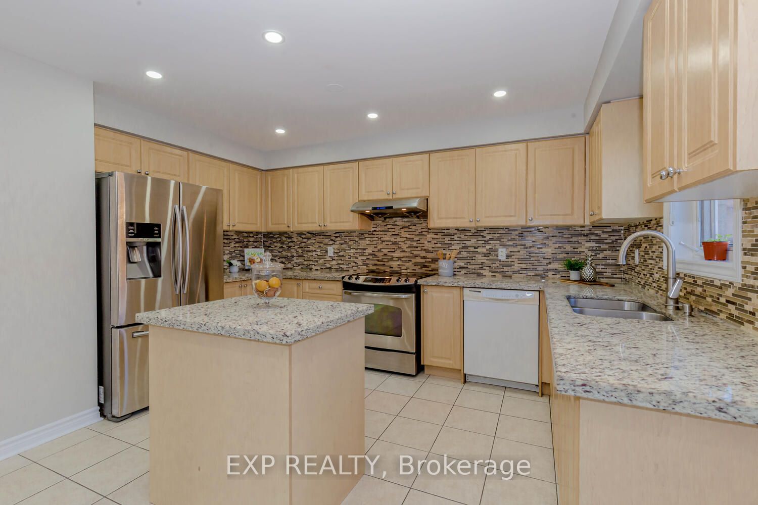 227 Queen Mary Drive W
