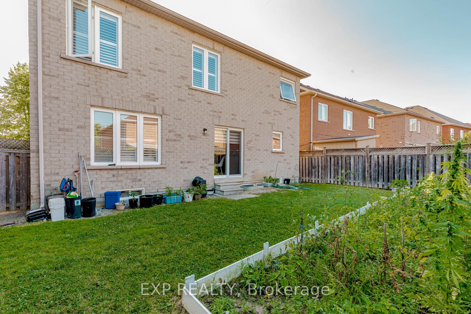 227 Queen Mary Drive W