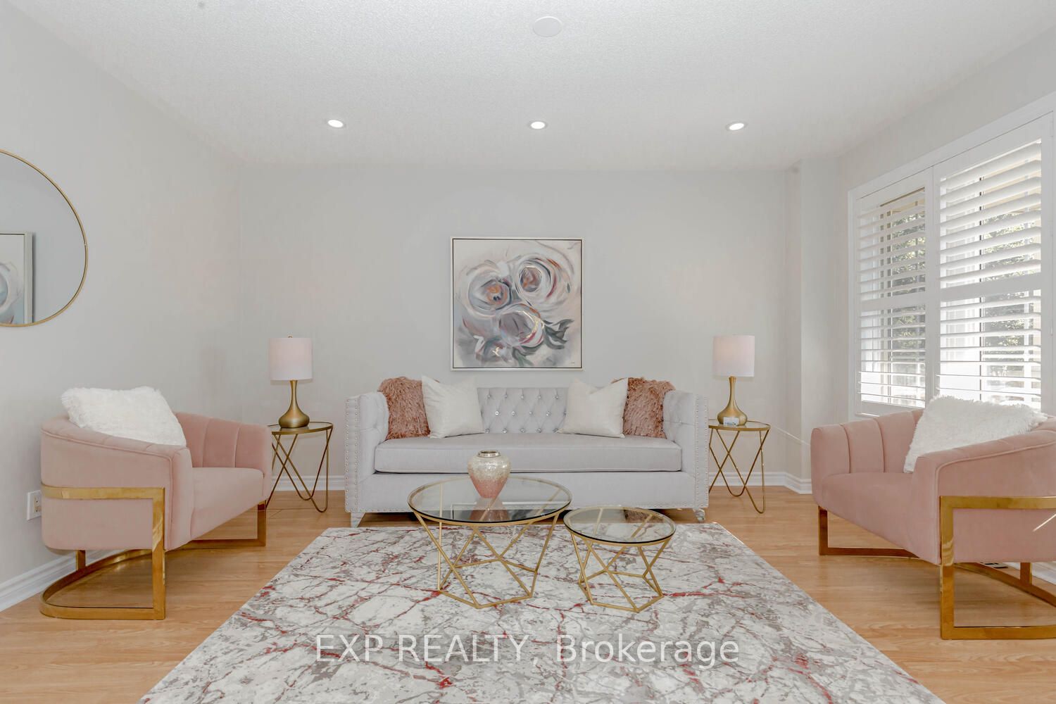 227 Queen Mary Drive W